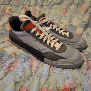 Nike Men's Gray and Orange Sneakers